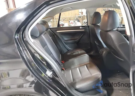 2010 Volkswagen Jetta Limited Edition из США, поврежденный, VIN 3VWAZ7AJ4AM114279